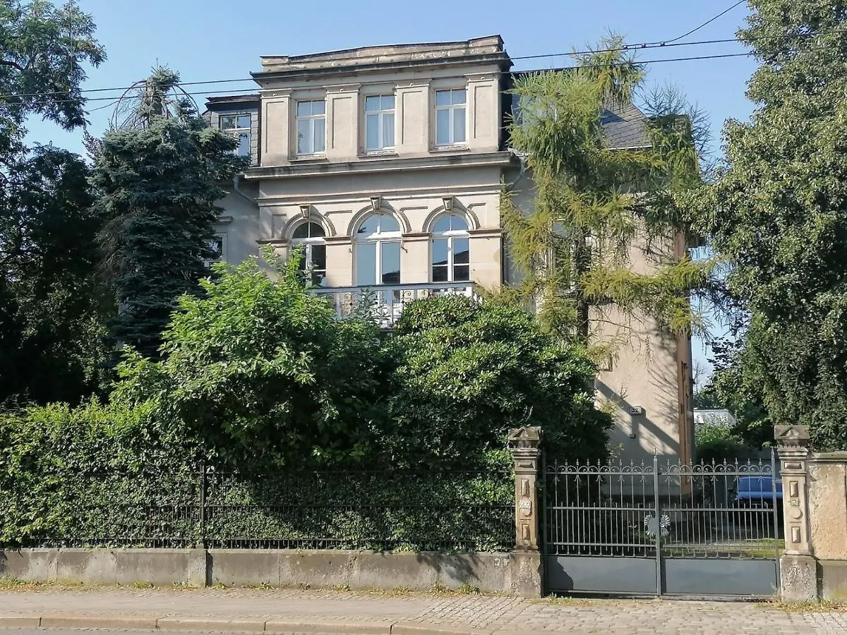 ドレスデンAm Elbradweg - Nichtraucher-Gaestezimmer Weilandアパートメント