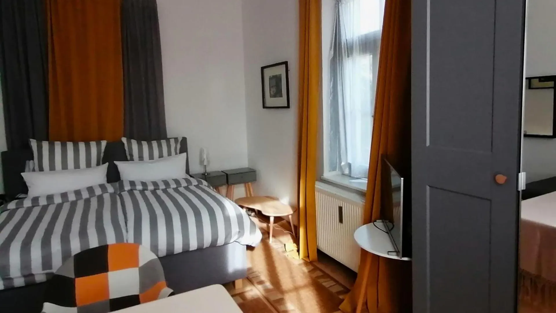 ドレスデンAm Elbradweg - Nichtraucher-Gaestezimmer Weilandアパートメント ドイツ